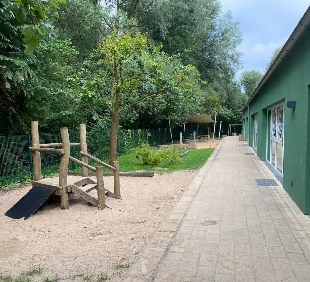 outdoor-playground-area-stadtkueken-kita-putte-wandsbek